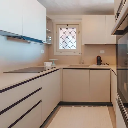 Spinnaker Apartment *